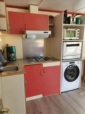 Cuisine ou kitchenette dans l'établissement Gite proche Mont St Michel, Spa privatif en option ,St Malo