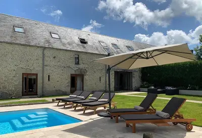 Piscine de l'établissement Le Pressoir de la Vieville, Gite Moliere ou située à proximité