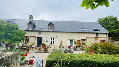 Jardin de l'établissement Chambre de Ninon - Le Refuge des Parachutistes - en bordure du marais