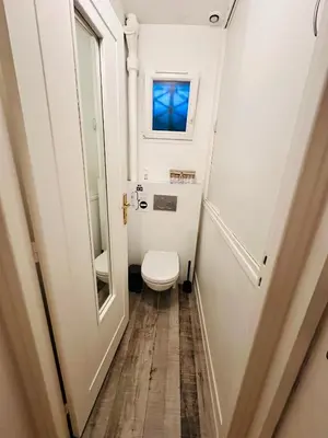 Salle de bains dans l'établissement Belle maison avec jardin expose plein sud proche centre ville