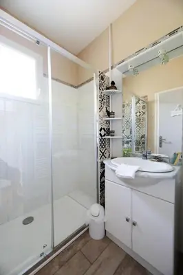 Salle de bains dans l'établissement Appartement les hirondelles