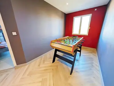 Plan de l'établissement Le Havre Normand Villa piscine intérieure terrain de pétanque baby foot, ping pong, table de poker, billard, terrasse aménagée, jardin, proche plages du débarquement entre Caen et Bayeux