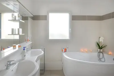 Salle de bains dans l'établissement Le Gîte des Tadornes - Pavillon à 5mn de la plage