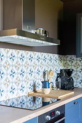 Cuisine ou kitchenette dans l'établissement Maison de Mary, maison de campagne proche de la mer