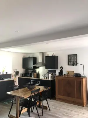 Cuisine ou kitchenette dans l'établissement Gîte de l'hôtel Castel