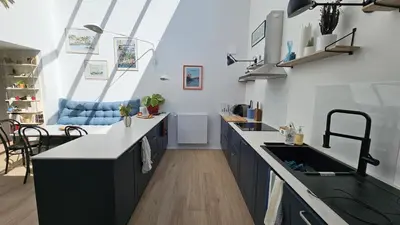 Cuisine ou kitchenette dans l'établissement Maison Almati près de l'île enchantée
