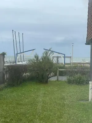 Jardin de l'établissement Apparemment front de mer