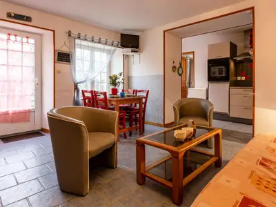 Cuisine ou kitchenette dans l'établissement Holiday Home Les Lutins by Interhome