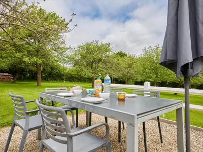 Jardin de l'établissement Holiday Home Le Lanchon by Interhome