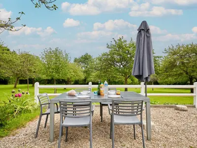 Jardin de l'établissement Holiday Home Le Lanchon by Interhome