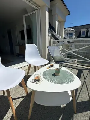 Balcon ou terrasse dans l'établissement Les Belles Rives T2 avec balcon ensoleillé