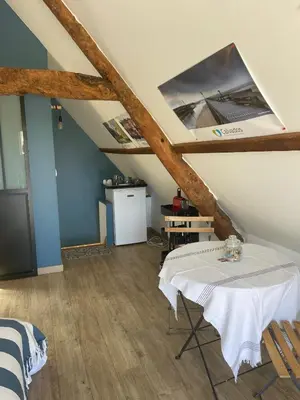 Cuisine ou kitchenette dans l'établissement Chambre bleue des Perriots