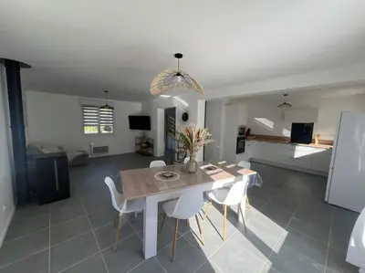 Cuisine ou kitchenette dans l'établissement Les Côtes Normandes