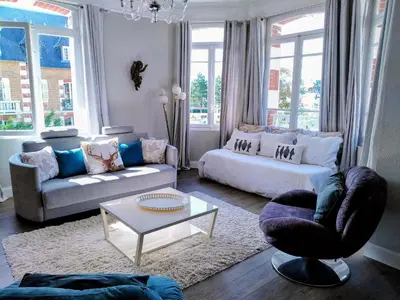 Coin salon dans l'établissement Emplacement exceptionnel Appartement très lumineux au cœur de Cabourg