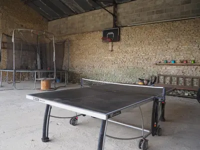 Tennis de table au sein de l'établissement Gite de la petite maison ou à proximité