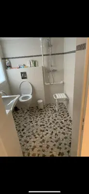 Salle de bains dans l'établissement Maison 3 à 5 Personne