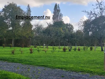 Jardin de l'établissement Camping Aire Natuelle d'Agy