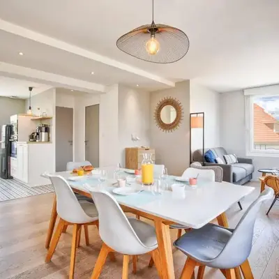 Appartement en centre-ville de Merville Franceville avec cuisine équipée - FR-1-788-19