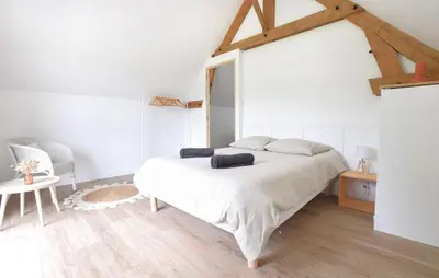 Un ou plusieurs lits dans un hébergement de l'établissement Cozy Home In La Pernelle With Wifi