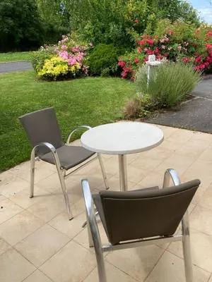 Jardin de l'établissement L'Overlord , meublé de tourisme