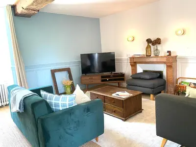 Télévision ou salle de divertissement dans l'établissement La Ferme familiale de Percy - Proche Mézidon Canon - Jardin