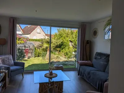 Coin salon dans l'établissement Maison de pêcheur à 150 m de la mer avec jacuzzi