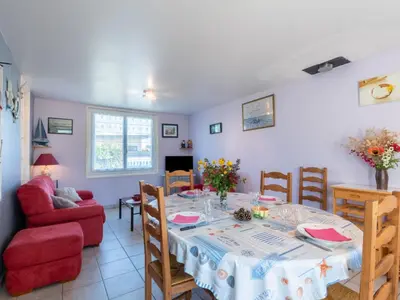 Télévision ou salle de divertissement dans l'établissement Holiday Home Villa la Fourmi by Interhome