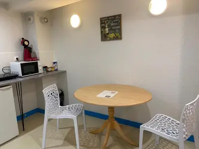 Cuisine ou kitchenette dans l'établissement appart 8 -les moulins
