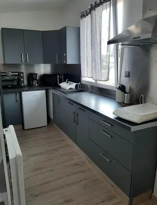 Cuisine ou kitchenette dans l'établissement Studio de la crevette