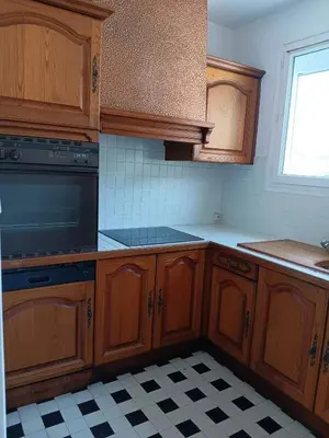 Cuisine ou kitchenette dans l'établissement Maison charmante à Port-Bail-sur-Mer, grand jardin clos