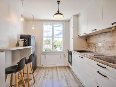 Cuisine ou kitchenette dans l'établissement Cocon lumineux pour 4 personnes à 200m de la plage - Merville Franceville - FR-1-788-18