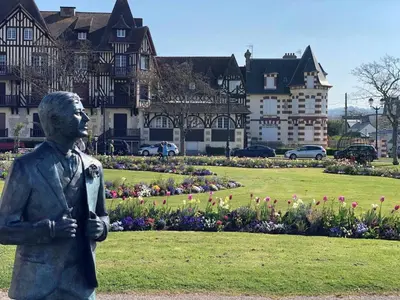 Jardin de l'établissement Appartement lumineux avec balcons et stationnement privatif - FR-1-788-22