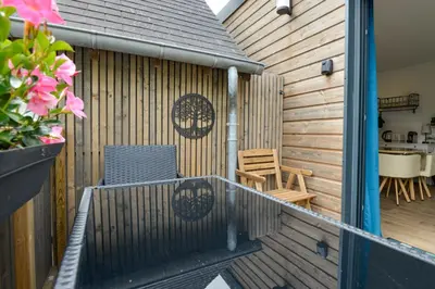 Terrasse ou espace extérieur de l'établissement Zen Cottage - Maison pour 2 avec piscine partagée