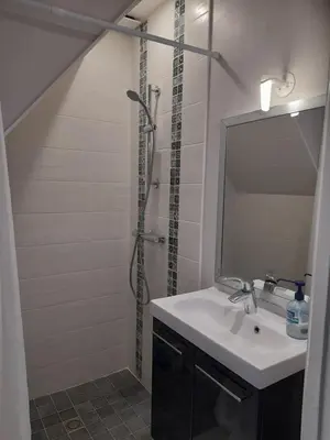 Salle de bains dans l'établissement Chez Tinou