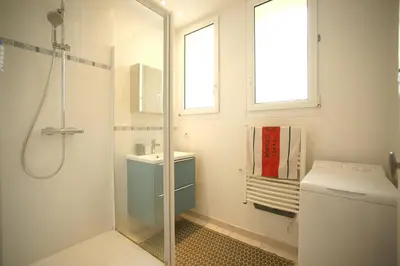 Salle de bains dans l'établissement Le Grand Large