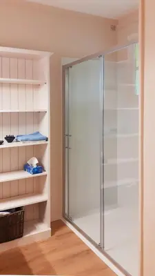 Salle de bains dans l'établissement Le Quai de Juillet