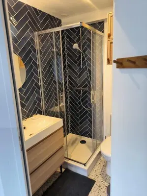 Salle de bains dans l'établissement Studio à 100 m de la plage PIQUOT 44