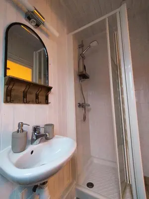 Salle de bains dans l'établissement Au Pti' Bonheur