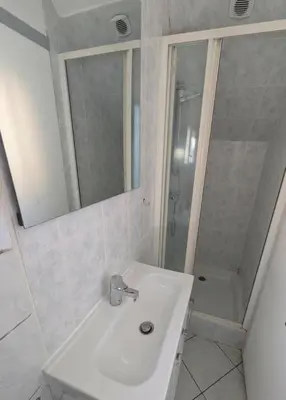 Salle de bains dans l'établissement Paisible - Proche Palais des Sports et Zénith