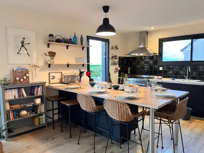Cuisine ou kitchenette dans l'établissement Harmonie Côtière - Belle Maison neuve bord de mer et plages du Débarquement