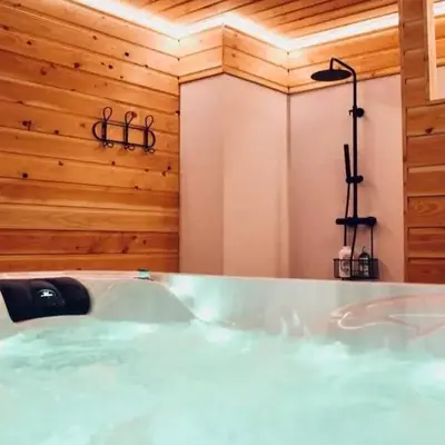 Jacuzzi privatisé en accès illimité Duplex