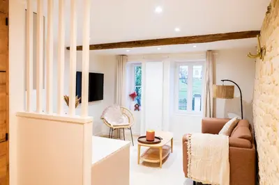 Télévision ou salle de divertissement dans l'établissement Superbe duplex avec vue