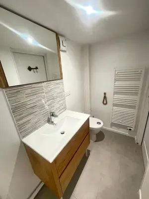 Salle de bains dans l'établissement dday cottage gold beach