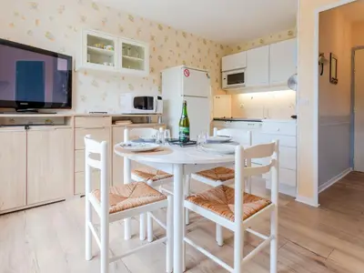 Cuisine ou kitchenette dans l'établissement Apartment Fleur Marine-35 by Interhome