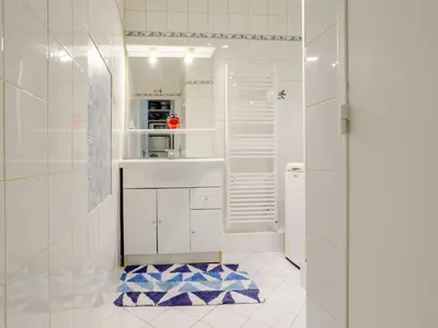 Salle de bains dans l'établissement Apartment Plein Sud-17 by Interhome