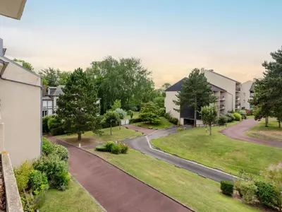 Jardin de l'établissement Apartment Le Sporting-17 by Interhome