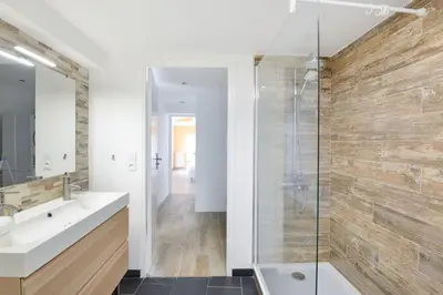 Salle de bains dans l'établissement Maison Ampalia - Welkeys