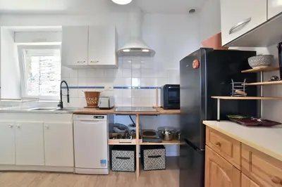 Cuisine ou kitchenette dans l'établissement L'Aviron 35 - Appt vue mer