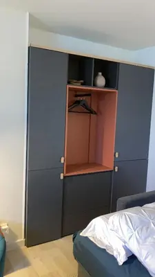 Un ou plusieurs lits dans un hébergement de l'établissement Studio avec jardin