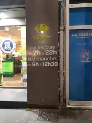 Certificat, récompense, panneau ou autre document affiché dans l'établissement New CHE Droit, wifi, télé x6 personnes
